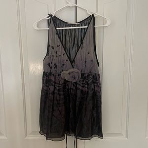 Beautiful embellished, metallic tank. Size 6, fits like a 4. Perfect condition.
